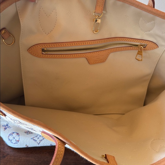 Louis Vuitton Cream and Tan Monogram Tote - Picture 8 of 8